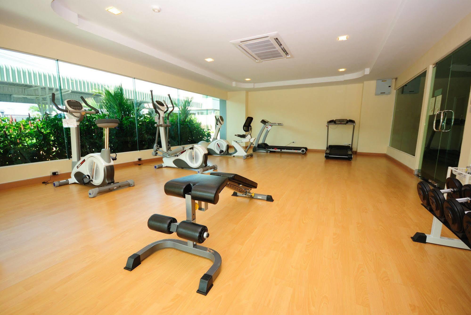 Oyo 829 Royal Thai Residence Csomtien-part Kültér fotó